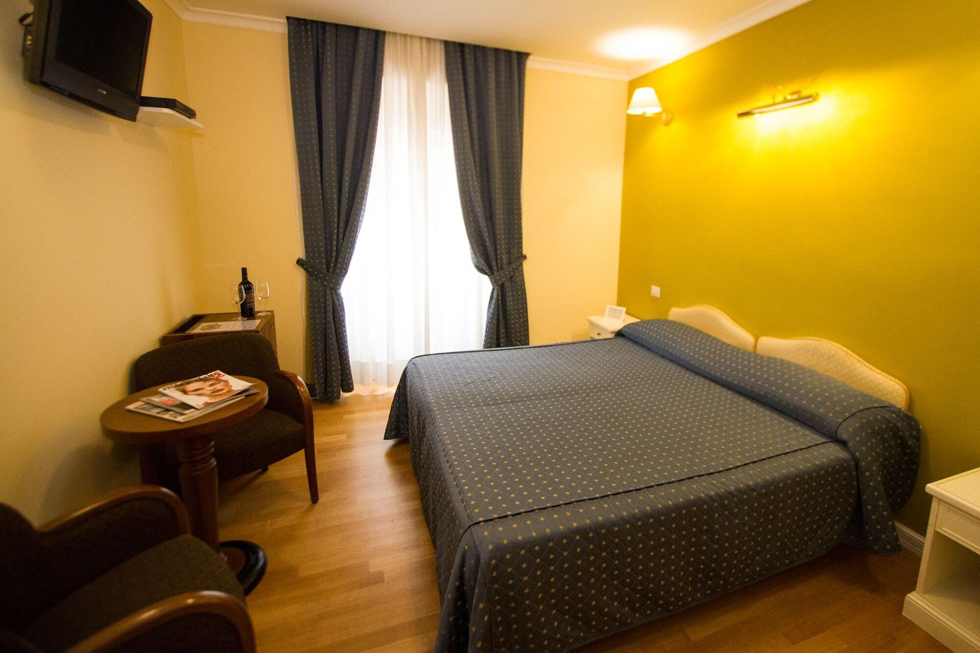 ฟลานน์โอเบรียนรูมส์ Hotel โรม ภายนอก รูปภาพ