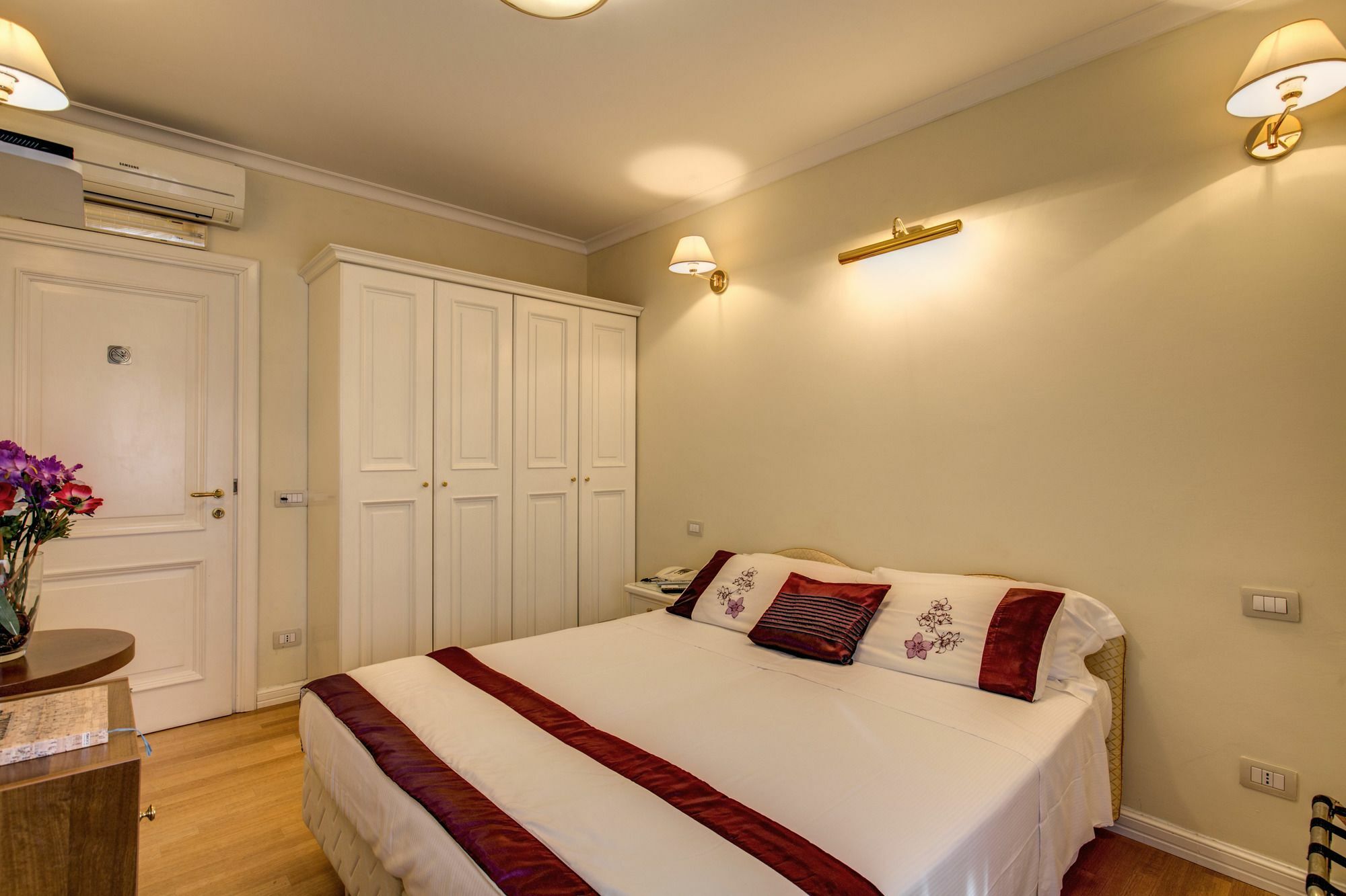 ฟลานน์โอเบรียนรูมส์ Hotel โรม ภายนอก รูปภาพ